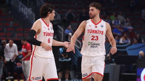 Шенгюн на косъм от трипъл-дабъл, Турция се справи с Чехия