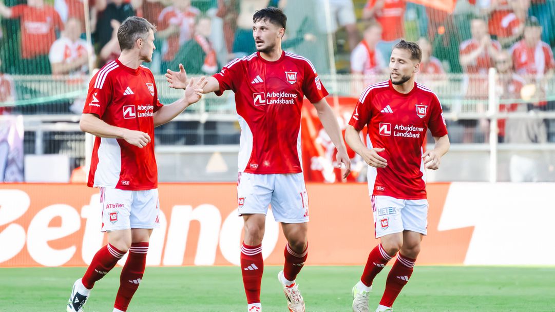 Завръщането на Стефан Велков не помогна на Вейле да спре серията от загуби