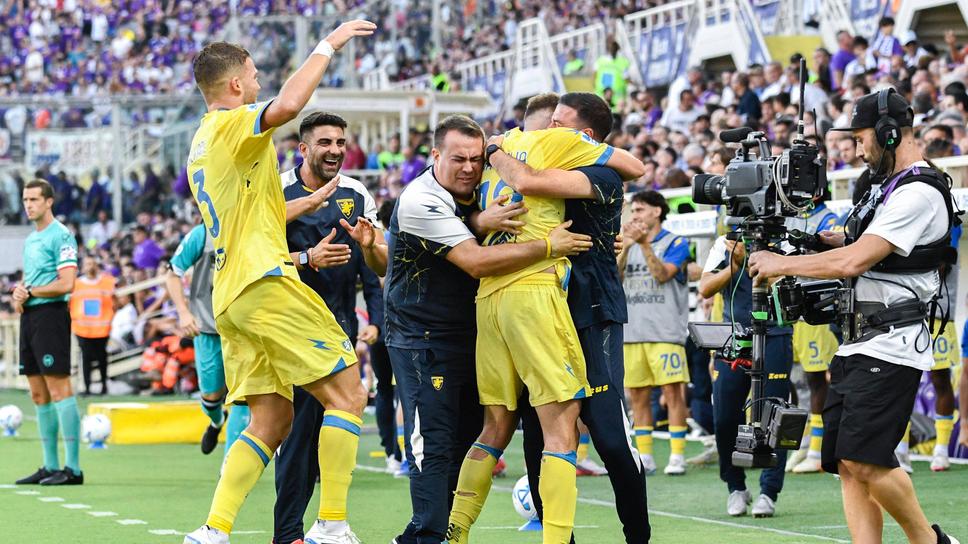 Фиорентина бе унизен от новак на големия си празник