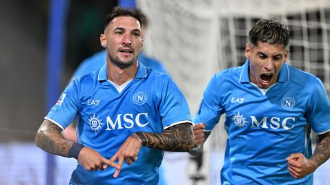 Наполи се разправи с Монца и излезе на върха