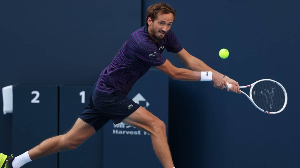 Даниил Медведев отстрани Александър Зверев на турнира в Пекин