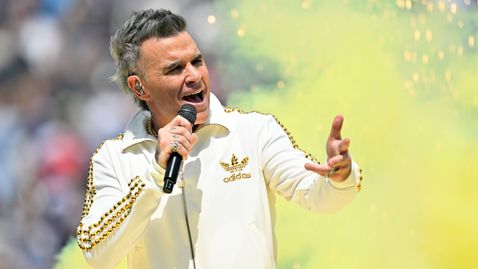 Роби Уилямс поздрави волейболистите на стадион "Васил Левски"