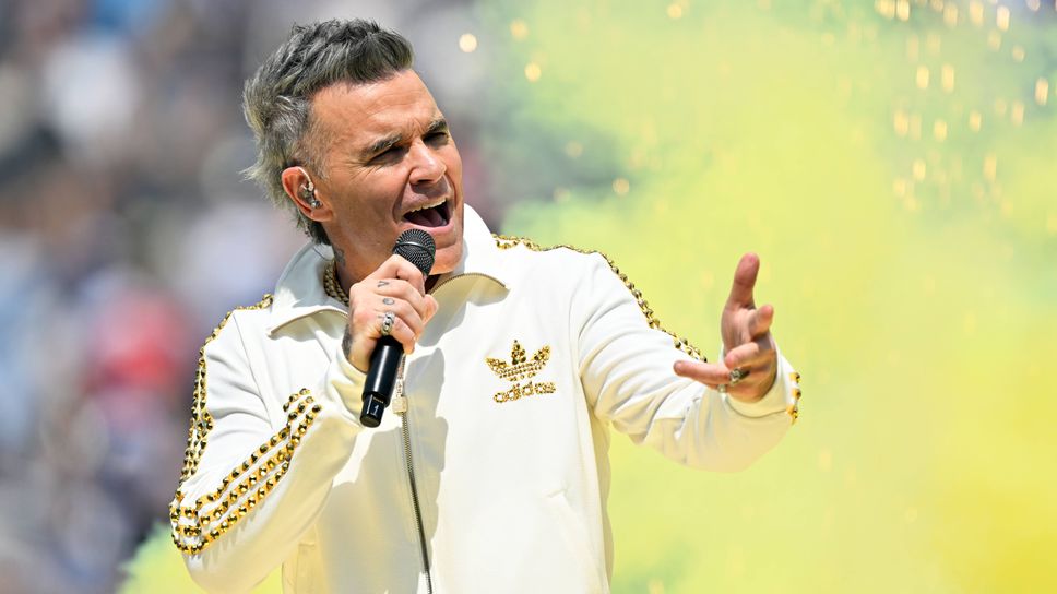 Роби Уилямс поздрави волейболистите на стадион "Васил Левски"