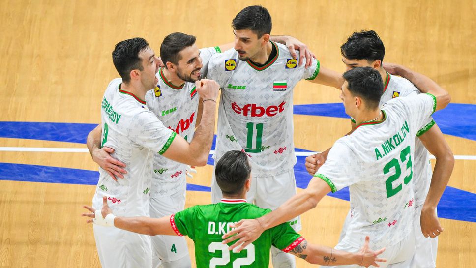 Волейболните герои се прибират с правителствения самолет