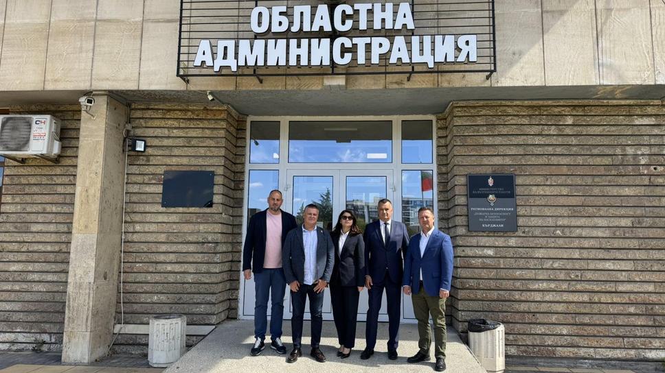 Състоянието на плувния басейн бе коментирано на среща в Кърджали