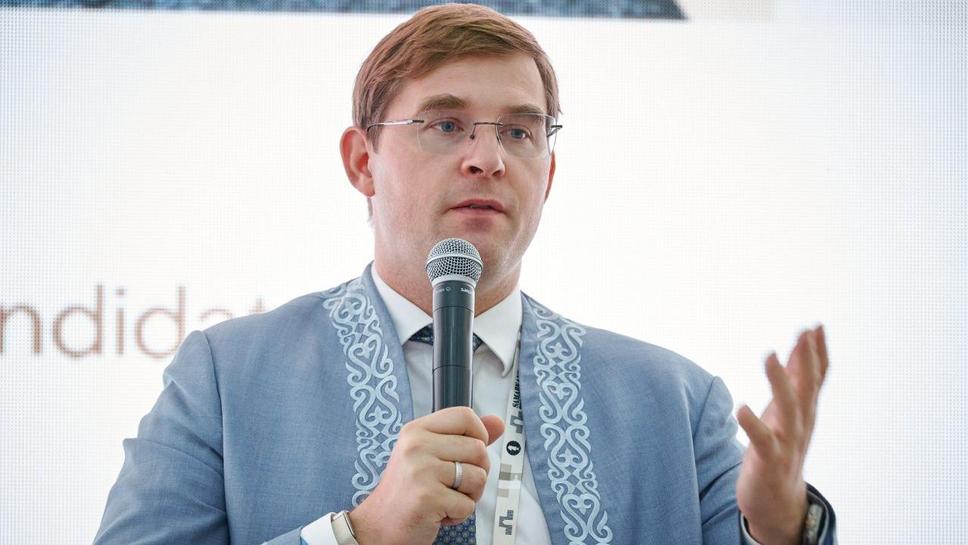 Дигитализация и рекордни инвестиции обещава новият президент на световния шахмат