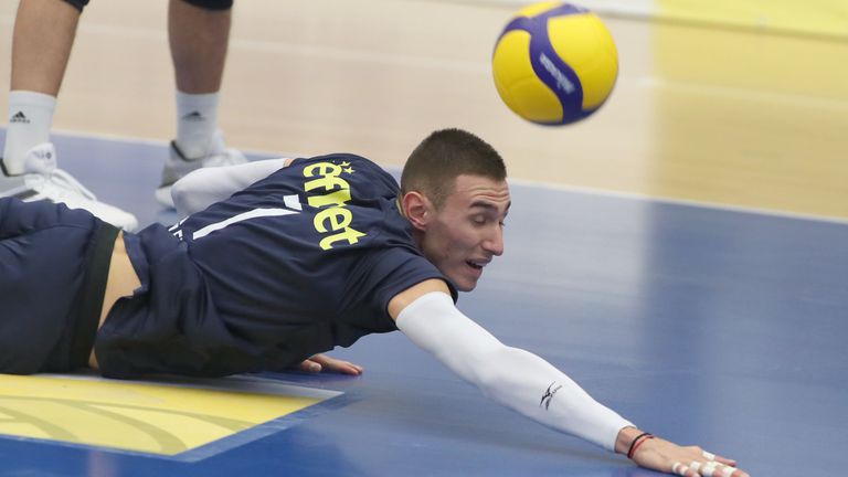 Волейболистът на Марек Юнион-Ивкони (Дупница) Цветелин Цветанов продължава кариерата си