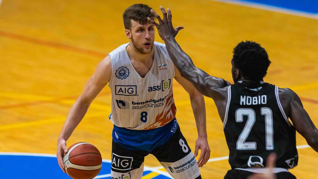 Латина с Алипиев и Младенов допусна загуба от Трапани