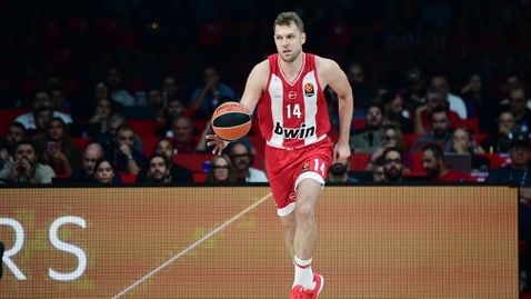 Страхотна битка в Пирея, но Везенков и Олимпиакос отново отстъпиха пред Монако