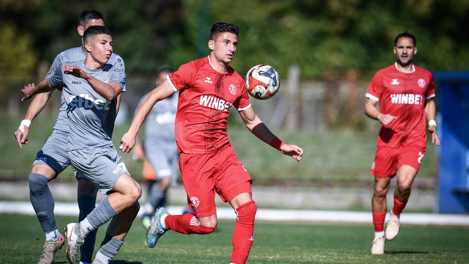 Ботев (Враца) потрепери, но не допусна изненада в Нова Загора