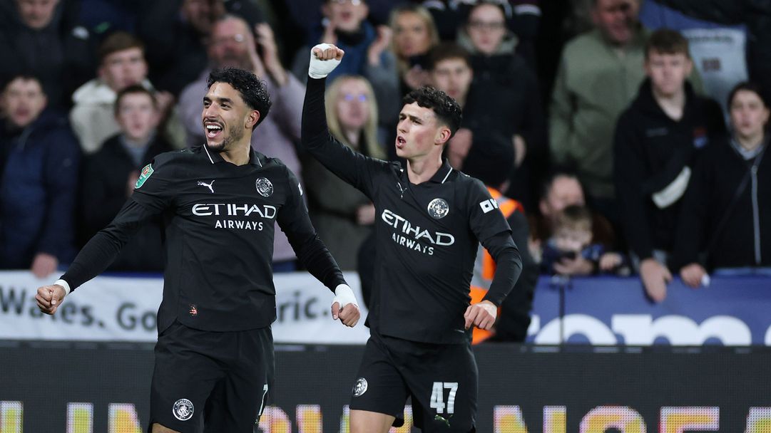 Ман Сити вложи много усилия, за да избегне провал в Уелс