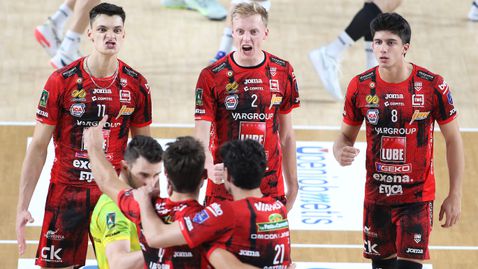 Невероятен Алекс Николов с 29 точки и MVP, Лубе пречупи шампиона Тренто в дербито на Италия