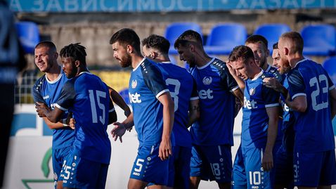 Монтана се раздели с халф