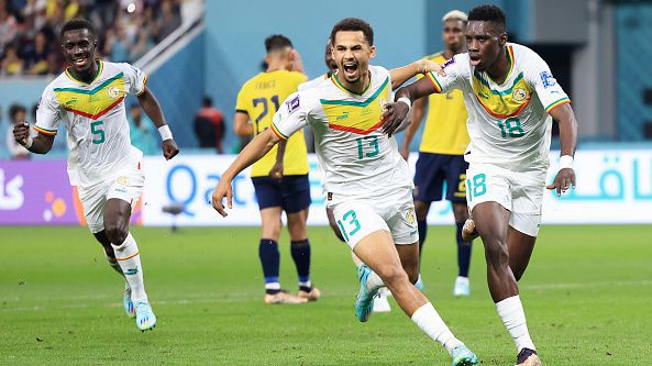 Сенегал се доближава до осминафиналите след гол от дузпа на Исмаила Сар