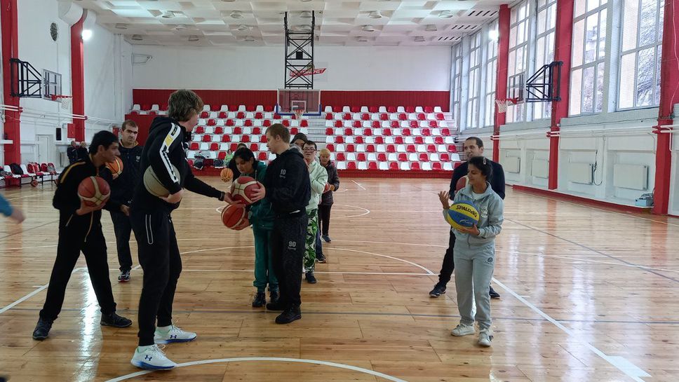 Баскетболен клуб от Благоевград помага на хора в неравностойно положение