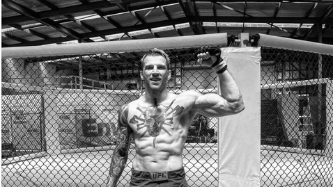 Дан Хукър се закани на Арман Царукян: Не харесвам този тип