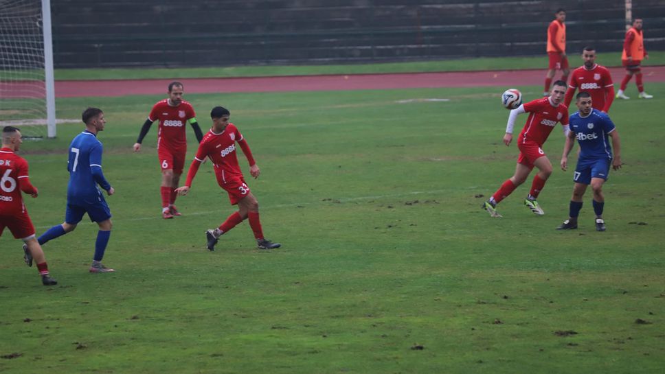 ОФК Хасково подчини Левски (Карлово)