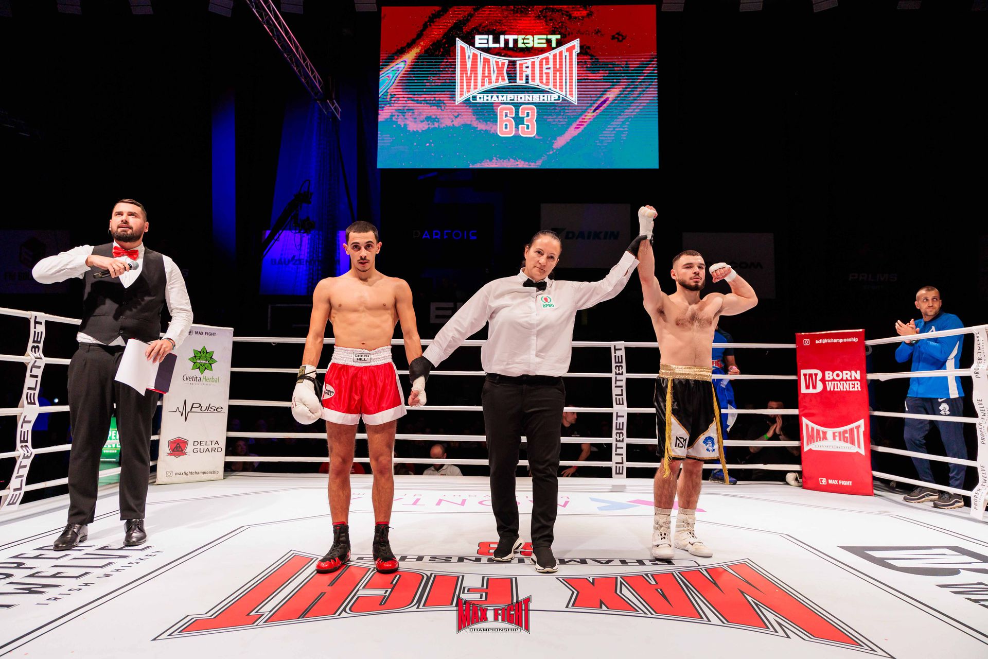 Ясен Радев с експресен нокаут в София