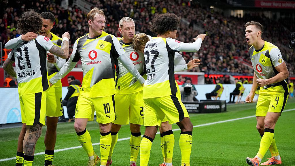 Борусия (Дортмунд) бързо "свали на земята" полетелия високо Байер (Леверкузен)