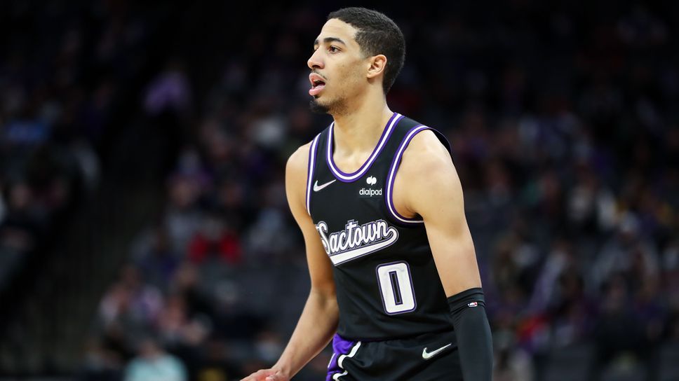 Героите от “Сам вкъщи” оживяха на кецовете на изгряваща звезда от НБА