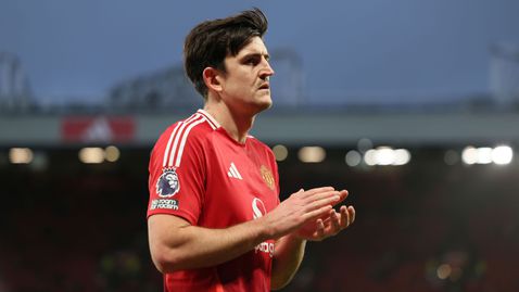 Хари Магуайър слага капитанската лента срещу Нюкасъл