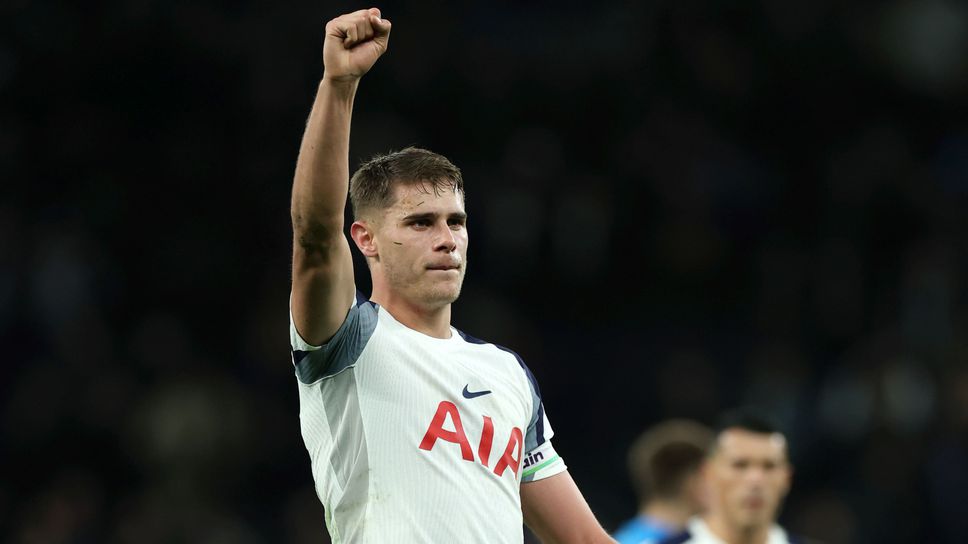 Ръководството на Тотнъм подготвя предложение за нов договор на защитника