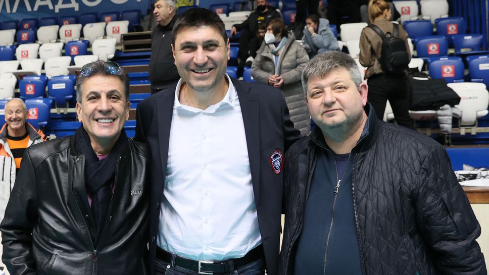 Дея спорт търси чужденец за треньор