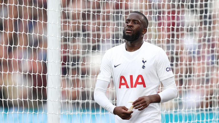  Лион пробва да изпревари ПСЖ и Валенсия за халф от Тотнъм 