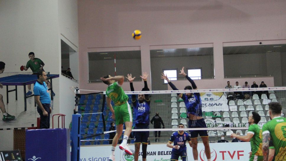 Супер Бранимир Грозданов с 24 точки, Солхан изненада гранда Фенербахче в Турция🏐