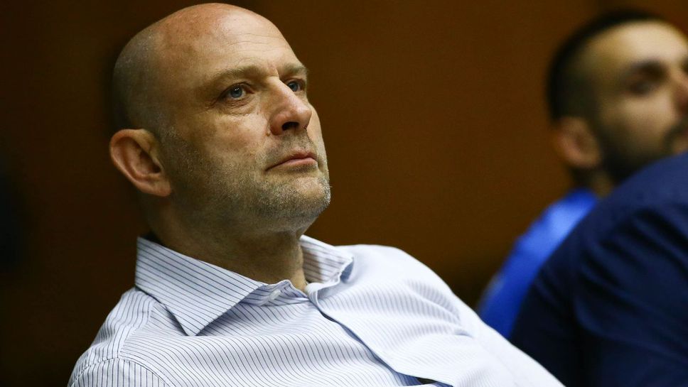 COVID-19 обърка сметките на Левски