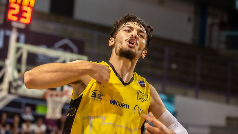 Българският баскетболист Борислав Младенов изигра нов силен мач в Италия