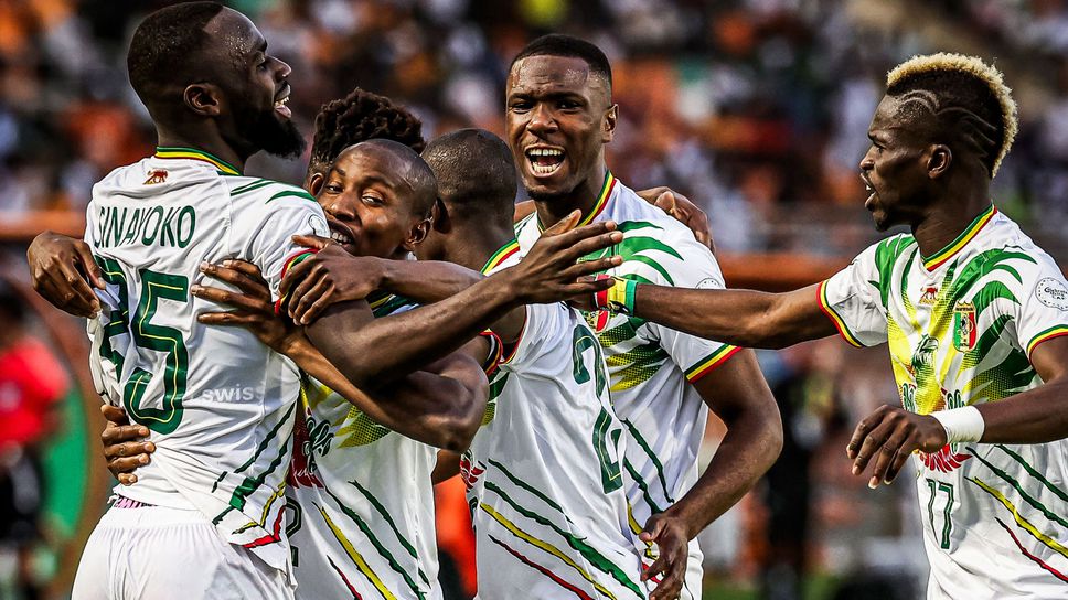 Мали пребори Буркина Фасо с голове от съблекалнята и е на четвъртфиналите