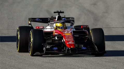 Люис Хамилтън завърши шейкдауна в Барселона с най-бързата обиколка за седмицата