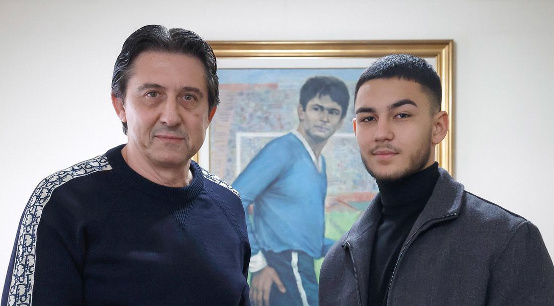 Юноша на Левски подписа професионален договор с клуба