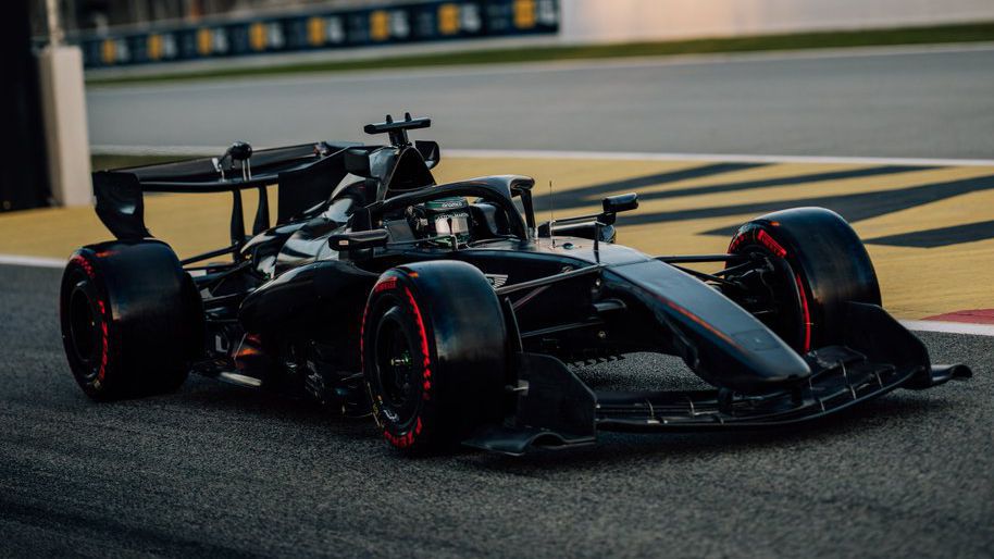 Вчера светът за първи път видя първото произведение на Ейдриън