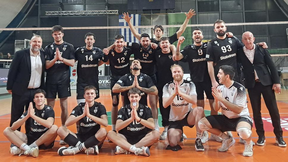 Отборът на ПАОК Солун в който играе бившият национал Николай Колев