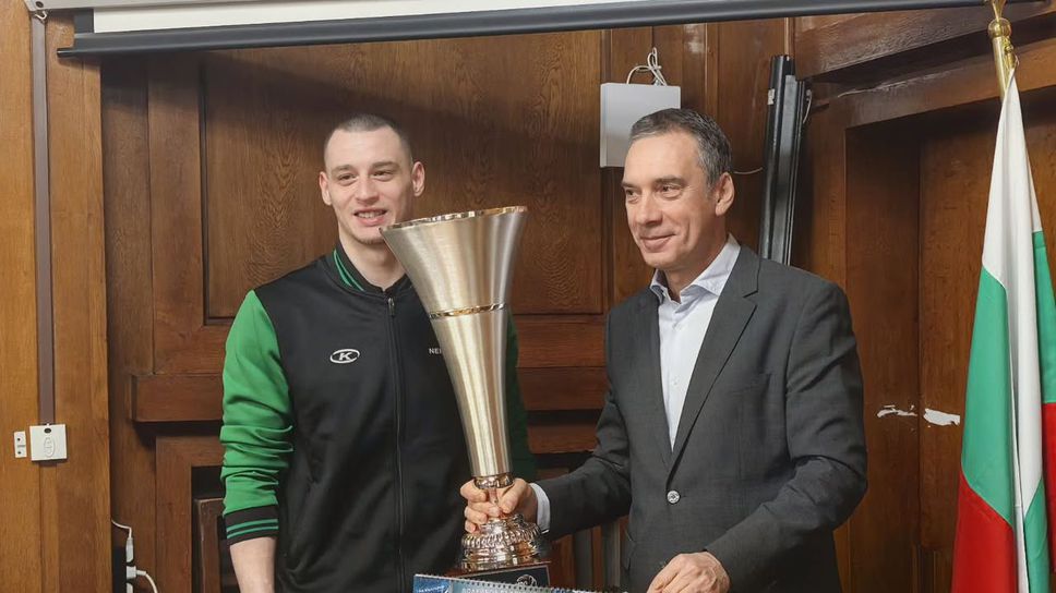 Отборът се завръща в зала Младост Кметът на Бургас Димитър