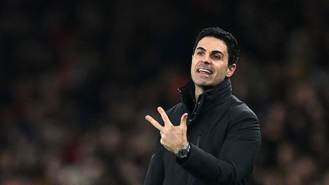 Арсенал прави късен изненадващ опит за една от звездите на Нюкасъл