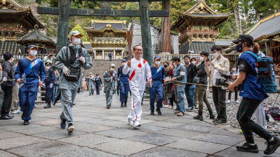 Японски министър поиска местните власти внимателно да следят безопасността по време на щафетата с олимпийския огън