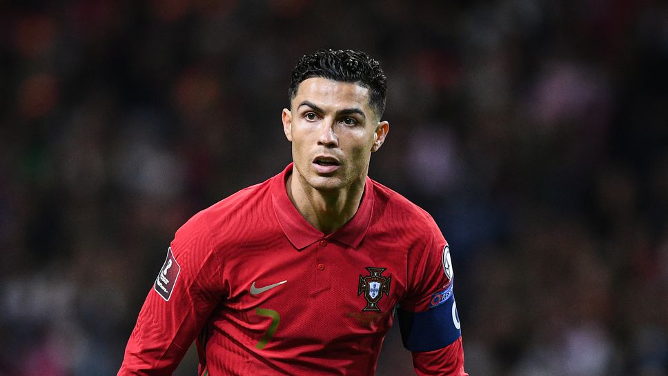 Какво, за бога, искат тези фенки от Кристиано?