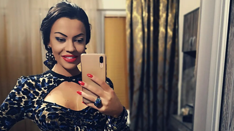 Славея Сиракова се пусна по хавлия