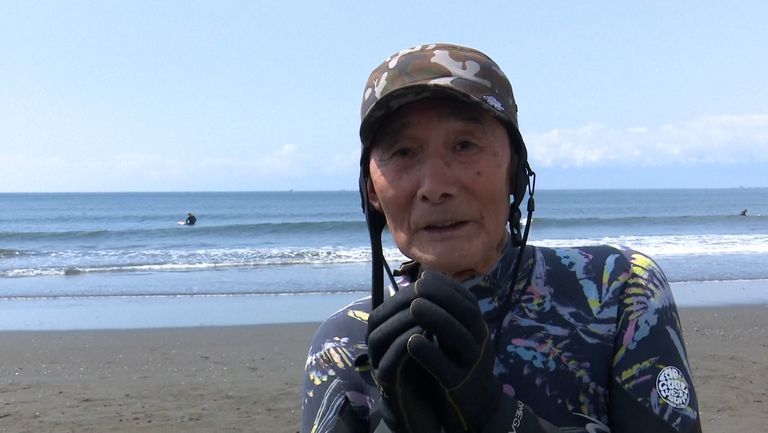 89-годишен японец влезе в Рекордите на Гинес за най-възрастен сърфист