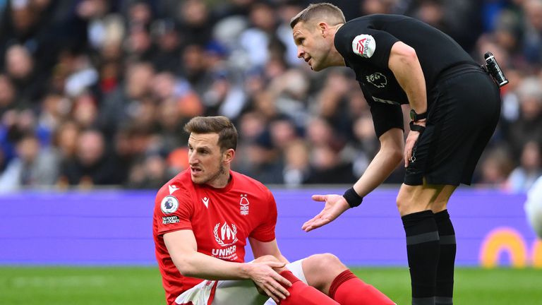 Контузеният Крис Ууд ще пропусне всички мачове на Нотингам Форест