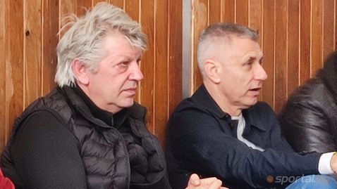 Радостин Стойчев гледа на живо плейаута за Висшата лига