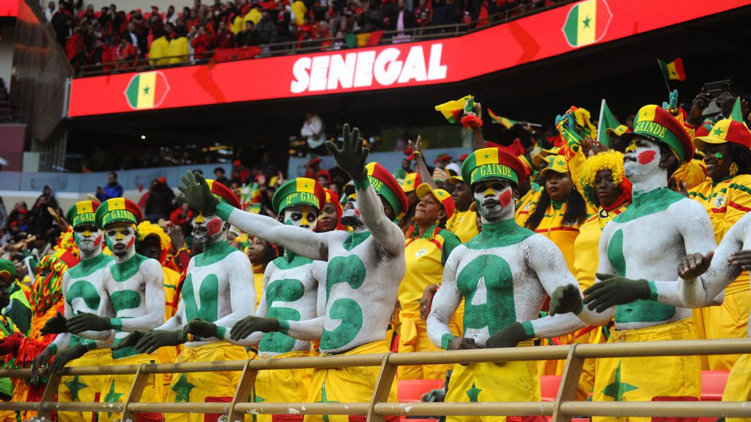 „Дипломатически шантаж“ и „спортна бандитщина“: Задържани фенове отново скараха Сенегал и Мароко