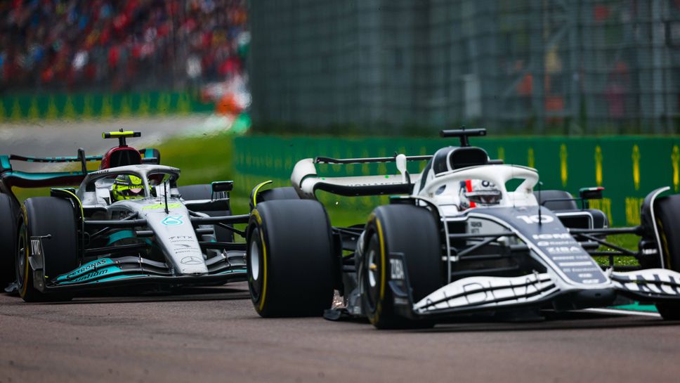 Ето защо Хамилтън остана заклещен зад Гасли на „Имола“