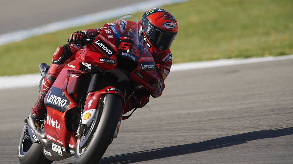 Унищожителен Баная сучпи рекорда на „Херес“ и спечели първи полпозишън за сезона