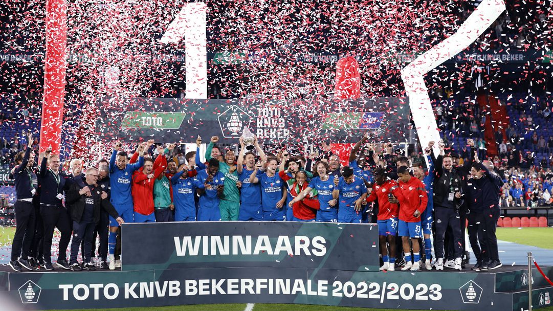 Драма с дузпи донесе Купата на Нидерландия на ПСВ след нова победа над Аякс