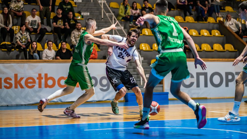 На Запад: Фаб Файв се класира за полуфиналите