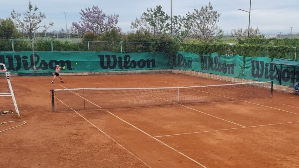 Три български победи на старта на турнир от Тенис Европа до 14 г. в Бургас